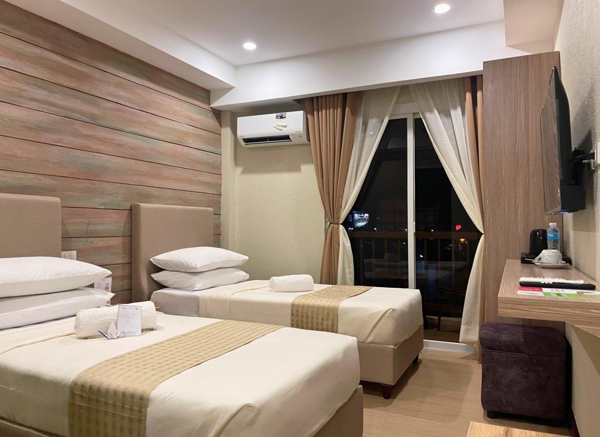 Sola Hotel Laoag Εξωτερικό φωτογραφία