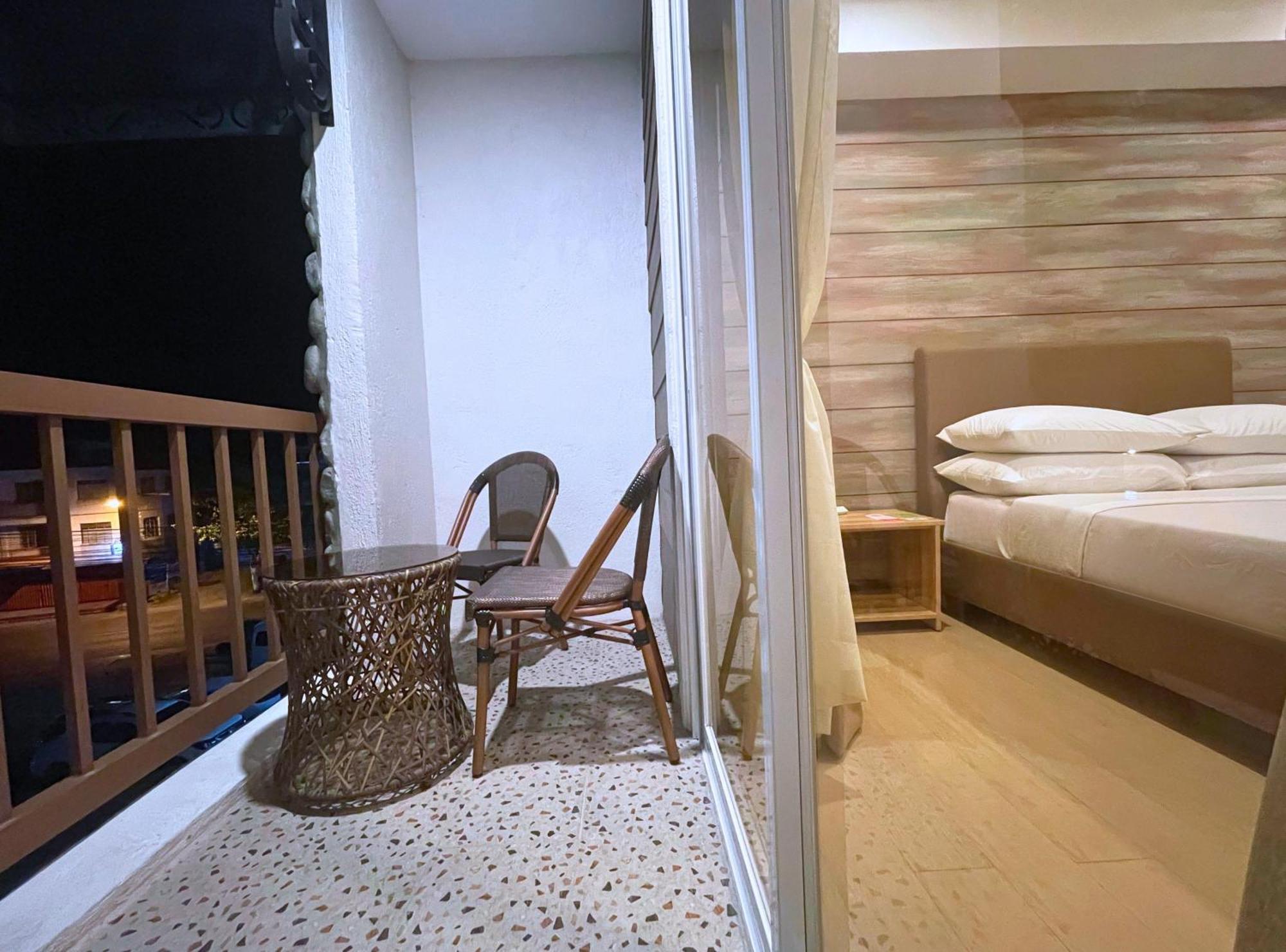 Sola Hotel Laoag Εξωτερικό φωτογραφία