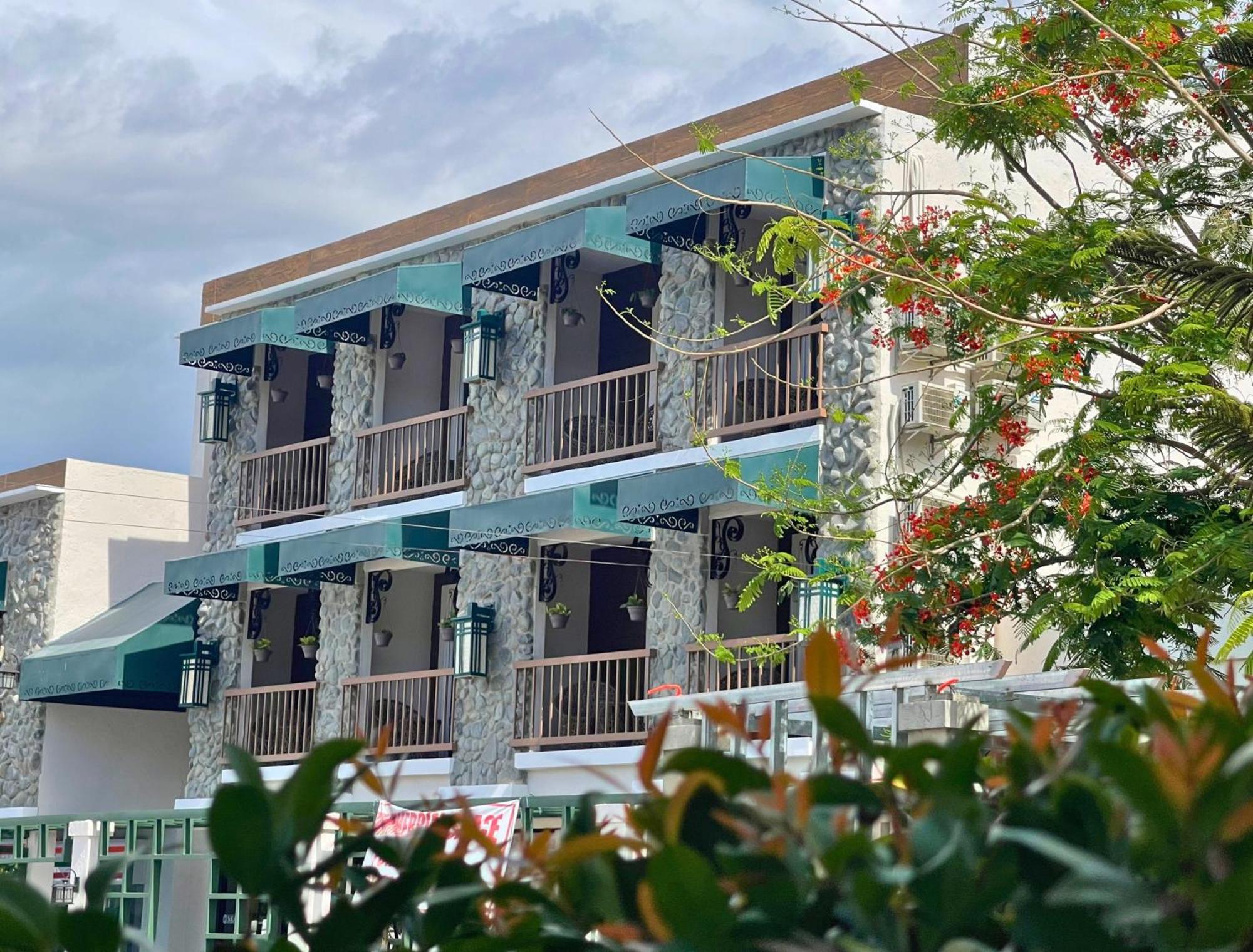 Sola Hotel Laoag Εξωτερικό φωτογραφία