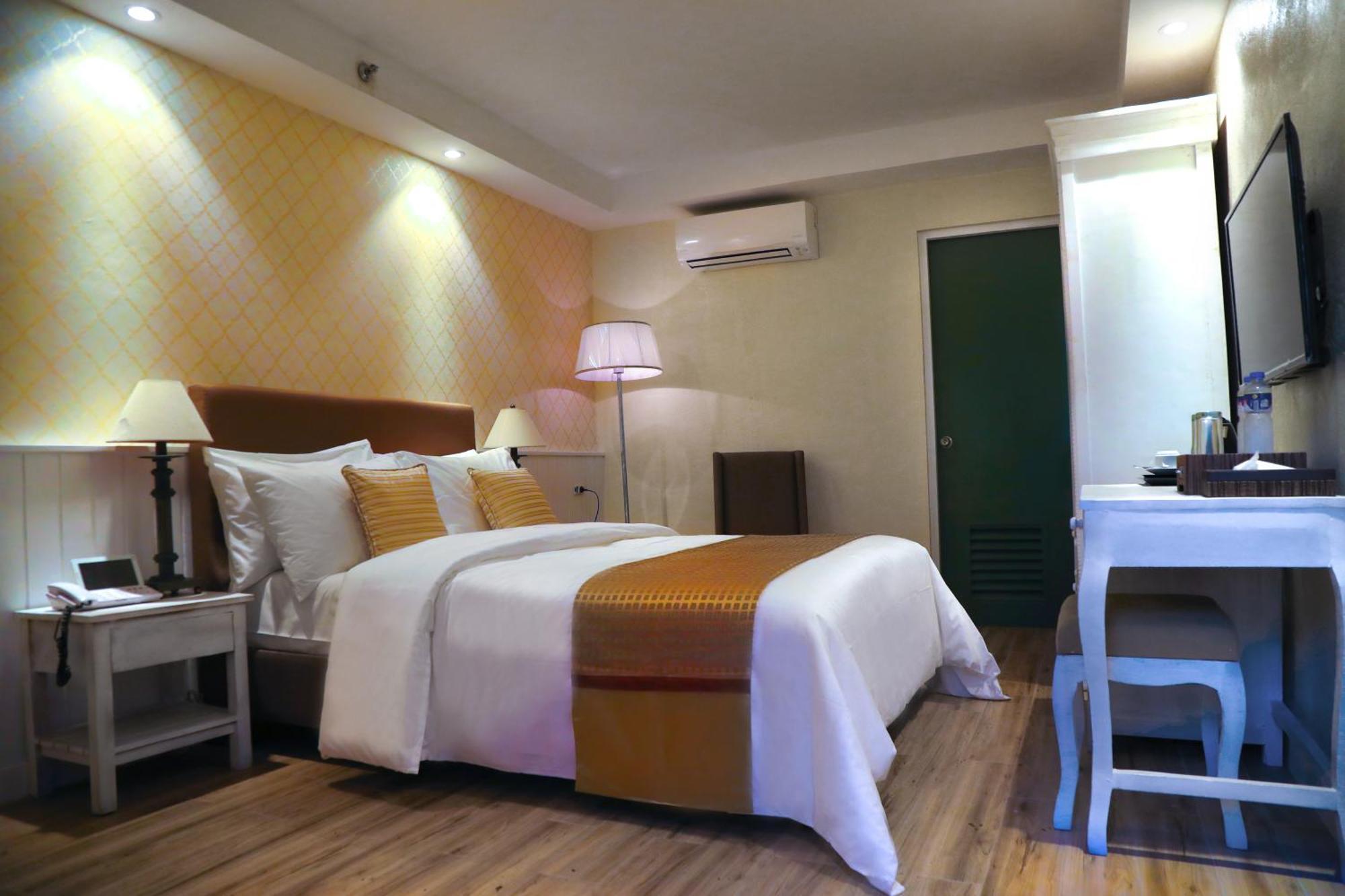 Sola Hotel Laoag Εξωτερικό φωτογραφία