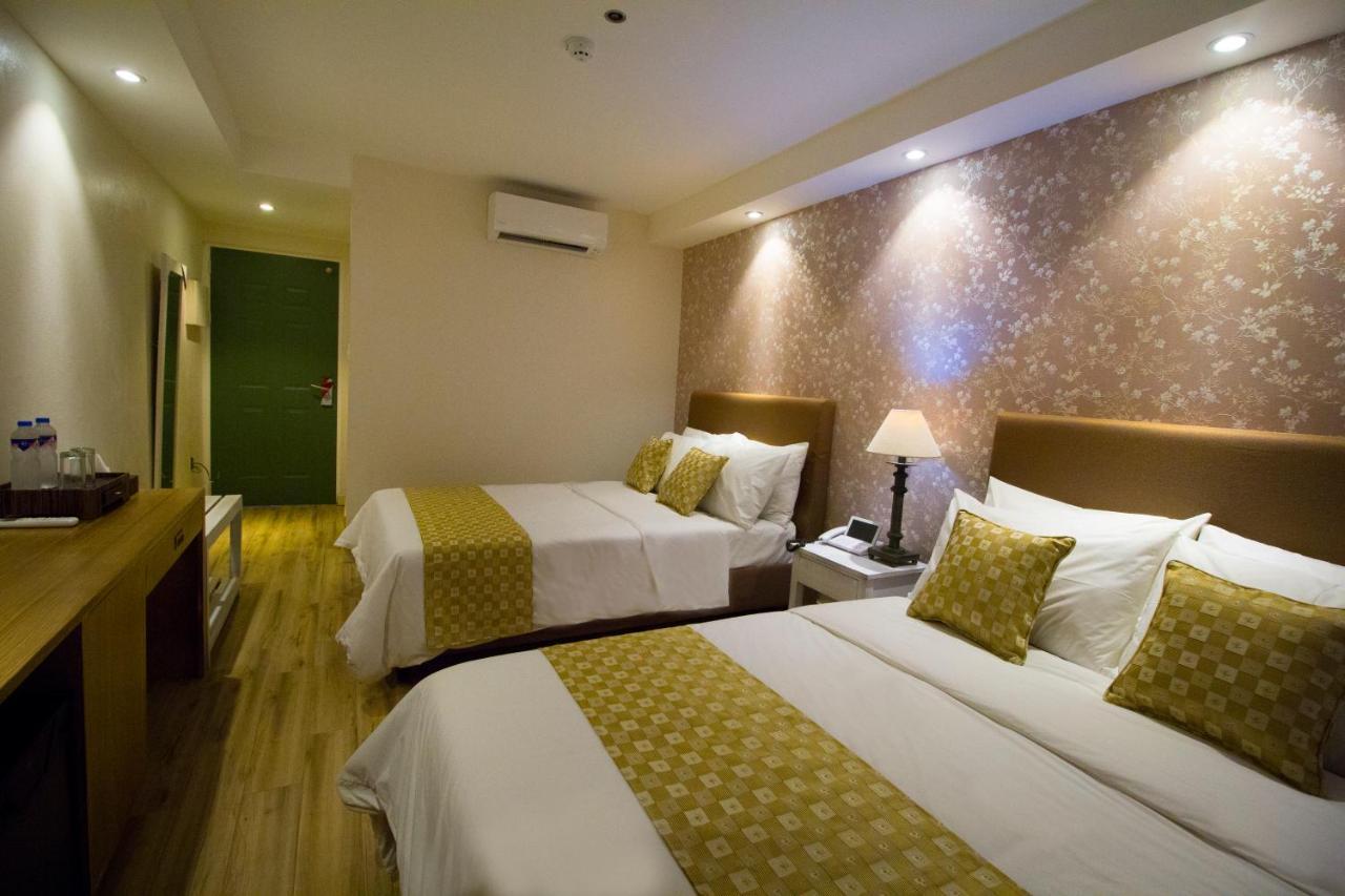 Sola Hotel Laoag Εξωτερικό φωτογραφία